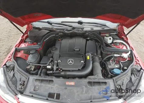 2012 Mercedes-Benz C 250 Sport z USA, uszkodzony, nr VIN WDDGF4HB9CR234329